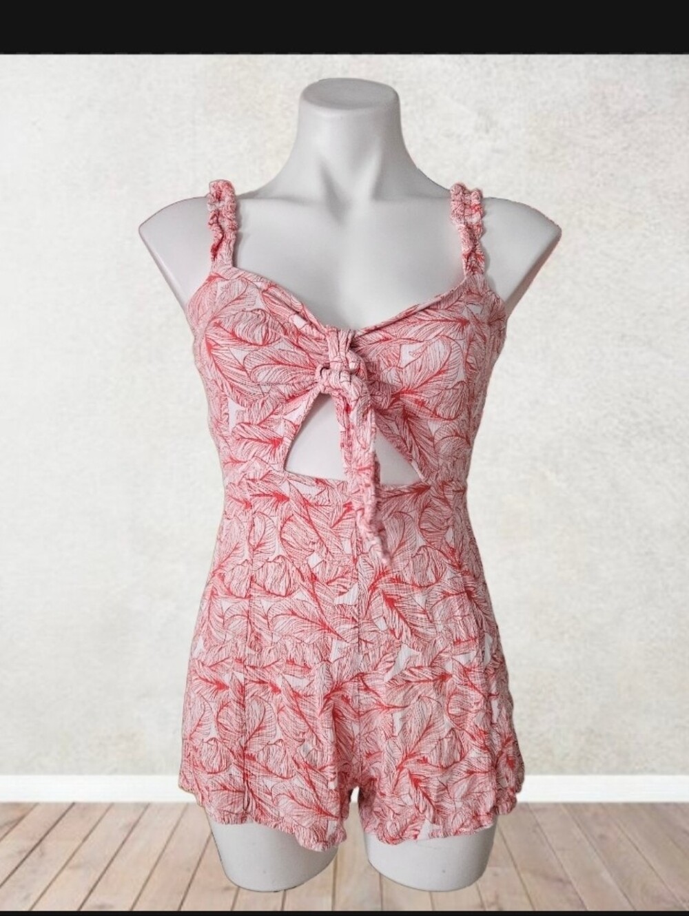 Luna Chix Rayon Red Leaf Print Romper Size SMALL